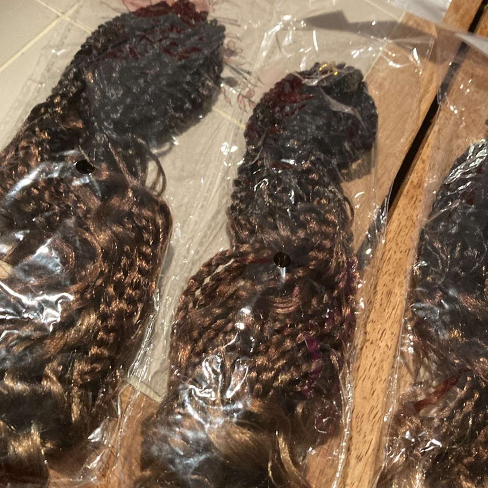 Braiding hair - Picture 10 of 17